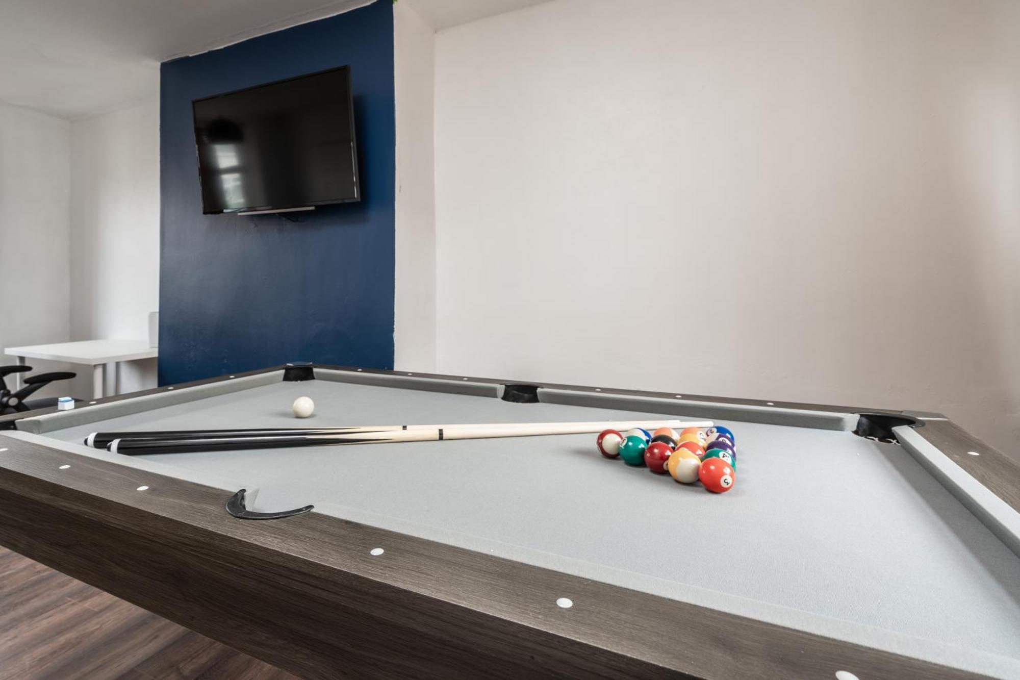 Comfy 3Br Home - Pool Table - Games - Sleeps 8 Manchester Exterior photo